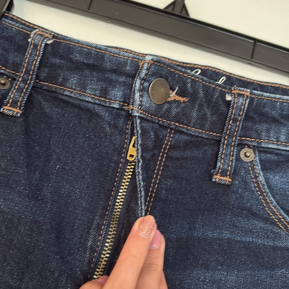 Universal Thread Shorts - Picture 3 of 5